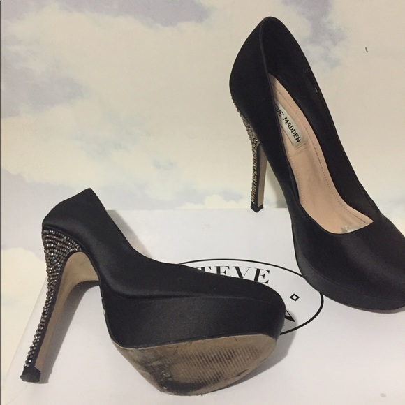 Steve Madden 5 inch Blk Satin w Crystals - Picture 2 of 7